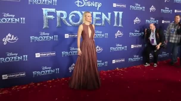 Kristen Bell Wereldpremière Van Disney Frozen Het Dolby Theatre Hollywood — Stockvideo