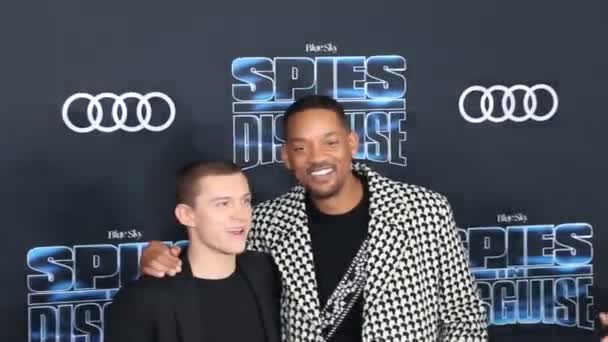 Tom Holland Smith Los Angeles Premiere Spies Disguise Held Capitan — 图库视频影像