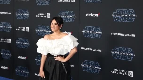 Tiffany Smith World Premiere Disney Star Wars Rise Skywalker Held — Stockvideo