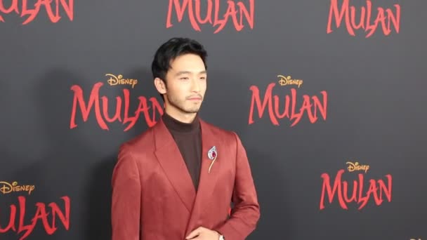 Yoson Estreia Mundial Mulan Disney Realizado Dolby Theatre Hollywood Eua — Vídeo de Stock