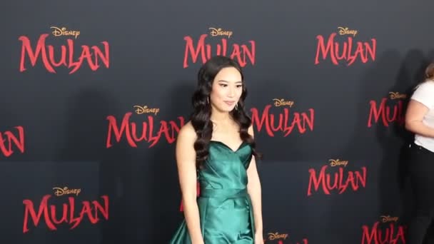 Xana Tang World Premiere Disney Mulan Held Dolby Theatre Hollywood — Stock Video