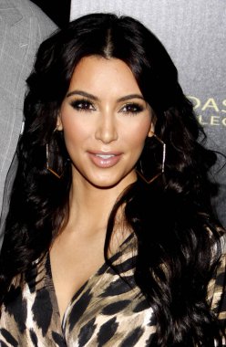 HOLYWOOD, CA - 17 Ağustos 2011: Kim Kardashian Kolleksiyon Fırlatma Partisi 'nde 17 Ağustos 2011' de ABD 'nin Hollywood Kolonisi' nde düzenlenen Kim Kardashian.