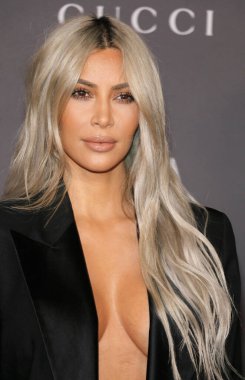 Los Angeles, ABD 'deki LACMA' da 4 Kasım 2017 tarihinde düzenlenen 2017 LACMA Sanat + Film Galasında Kim Kardashian.