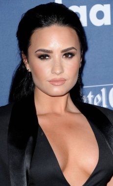 Demi Lovato, ABD 'nin Beverly Hills kentindeki Beverly Hilton Oteli' nde 2 Nisan 2016 'da düzenlenen 27..