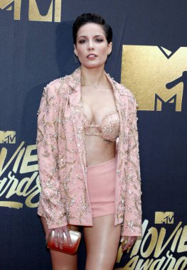 Halsey, 9 Nisan 2016 'da ABD' nin Burbank kentindeki Warner Bros. stüdyolarında düzenlenen 2016 MTV Film Ödülleri 'nde.