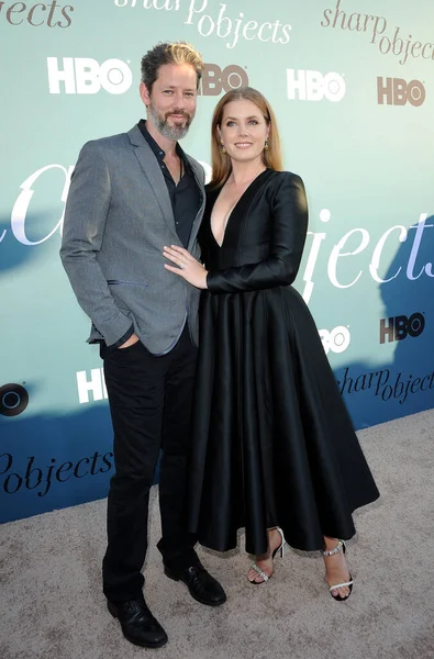 2018年6月26日 米国ハリウッドのシナマドームで開催されたHboの限定シリーズ シャープオブジェクト のロサンゼルス初公開で エイミー アダムスとダレン — ストック写真