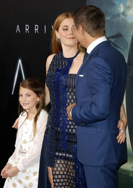 Abigail Pniowsky Jeremy Renner Amy Adams Première Los Angeles Arrival — Photo