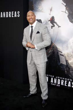 Dwayne Johnson, 26 Mayıs 2015 'te ABD' nin Hollywood kentindeki TCL Çin Tiyatrosu 'nda düzenlenen San Andreas' ın Los Angeles galasında. 