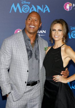 Dwayne Johnson ve Lauren Hashian AFI Fest 2016 prömiyeri of 'Moana', Hollywood, ABD El Capitan tiyatroda 14 Kasım 2016 yılında düzenlenen.