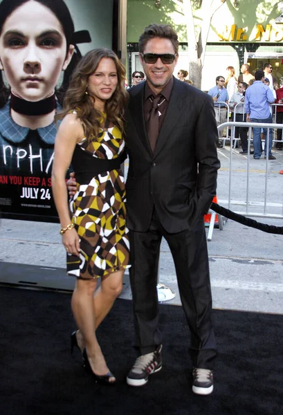 小罗伯特 多尼和苏珊 多尼出席了2009年7月21日在美国威斯特伍德的曼村庄剧场举行的洛杉矶 首映式 — 图库照片
