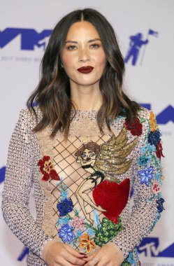 Olivia Munn, 27 Ağustos 2017 tarihinde Inglewood, ABD 'de düzenlenen 2017 MTV Video Müzik Ödülleri' nde.