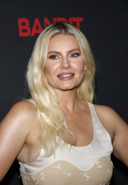 Elisha Cuthbert, 21 Eylül 2022 'de Hollywood' daki Harmony Gold Tiyatrosu 'nda düzenlenen' Haydut 'un Los Angeles galasında.