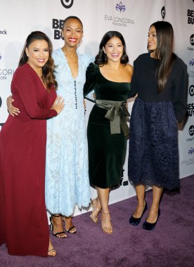 Eva Longoria, Zoe Saldana, Gina Rodriguez ve Rosario Dawson Eva Longoria Vakfı yemek töreni'nde Four Seasons Hotel Beverly Hills, ABD 8 Kasım 2018 düzenlenen.