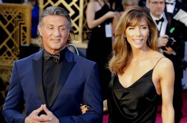 Sylvester Stallone ve Jennifer Flavin 88 yıllık Akademi Ödülleri'nde 28 Şubat 2016 yılında Hollywood ve Highland Center Hollywood, ABD'de düzenlenen.
