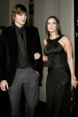 Ashton Kutcher and Demi Moore at the Rodeo Drive Walk Of Style Award honoring Gianni and Donatella Versace held at the Beverly Hills City Hall in Beverly Hills, USA on February 8, 2007.