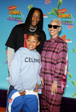 Wiz Khalifa, Sebastian Taylor Thomaz and Amber Rose at the Nickelodeon Kids' Choice Awards 2023 held at the Microsoft Theater in Los Angeles, USA on March 4, 2023