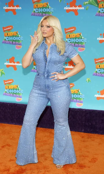 Bebe Rexha Aux Nickelodeon Kids Choice Awards 2023 Microsoft Theater — Photo