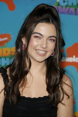 Taegen Burns, Los Angeles, ABD 'deki Microsoft Tiyatrosu' nda 4 Mart 2023 'te düzenlenen Nickelodeon Çocuk Seçimi Ödülleri' nde.