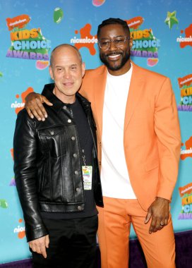 Brian Robbins ve Nate Burleson, 4 Mart 2023 'te Los Angeles, ABD' deki Microsoft Tiyatrosu 'nda düzenlenen Nickelodeon Çocuk Seçimi Ödülleri 2023' te.