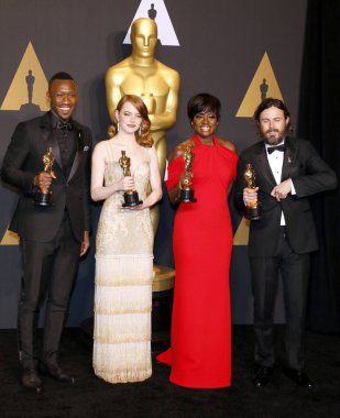 Viola Davis, Casey Affleck, Mahershala Ali ve Emma Stone, 89 yıllık Akademi Ödülleri - basın odası Hollywood ve Highland Center Hollywood, ABD'de 26 Şubat 2017 düzenlenen.