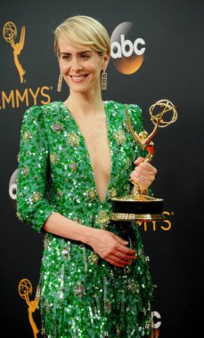 Sarah Paulson, 18 Eylül 2016 tarihinde ABD 'nin Los Angeles kentindeki Microsoft Tiyatrosu' nda düzenlenen 68..