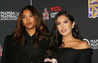 Vanessa Bryant ve Natalia Diamante Bryant Koby Bryant el ve ayak izi seremonisinde 15 Mart 2023 'te Hollywood' daki TCL Çin Tiyatrosu 'nda düzenlendi..