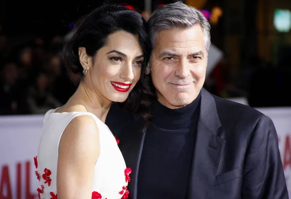 George Clooney Amal Clooney World Premiere Hail Caesar Held Regency — Foto de Stock