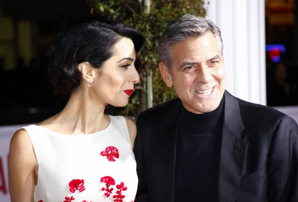George Clooney Amal Clooney Selam Sezar Filminin Dünya Prömiyerinde Şubat — Stok fotoğraf