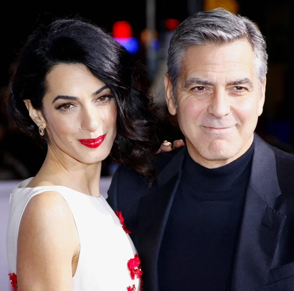 George Clooney Amal Clooney World Premiere Hail Caesar Held Regency — Stock Photo, Image