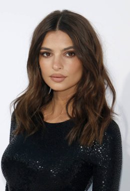 Emily Ratajkowski 'I çok hissediyorum' Los Angeles galasında Regency Köyü tiyatro Westwood, ABD 17 Nisan 2018 düzenlenen.