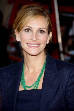 Julia Roberts, 27 Haziran 2011 'de Hollywood' daki Grauman 'ın Çin Tiyatrosu' nda düzenlenen Larry Crowne 'un Los Angeles galasında