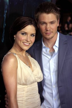 Sophia Bush ve Chad Michael Murray, 26 Nisan 2005 'te ABD' nin Westwood kentindeki Mann Village Tiyatrosu 'nda düzenlenen 