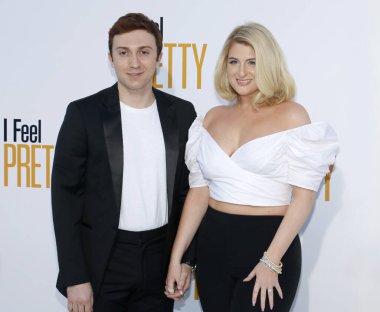 Daryl Sabara ve Meghan Trainor 'I çok hissediyorum' Los Angeles galasında Regency Köyü tiyatro Westwood, ABD 17 Nisan 2018 düzenlenen.
