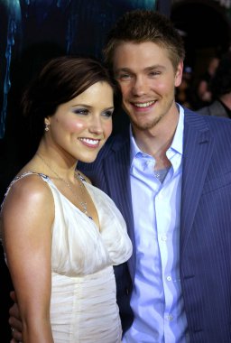 Sophia Bush ve Chad Michael Murray, 26 Nisan 2005 'te ABD' nin Westwood kentindeki Mann Village Tiyatrosu 'nda düzenlenen 