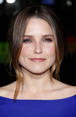 Sophia Bush, 8 Şubat 2012 'de ABD' nin Hollywood kentindeki Grauman 'ın Çin Tiyatrosu' nda düzenlenen 