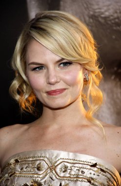 Jennifer Morrison, 6 Eylül 2011 'de Hollywood, ABD' deki ArcLight Sineması 'nda düzenlenen' Warrior 'un Los Angeles galasında.