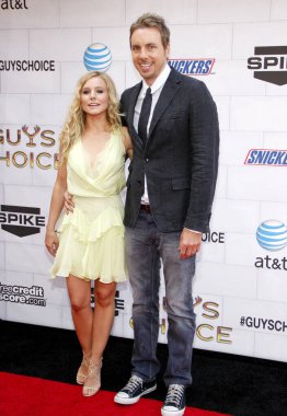 Kristen Bell ve Dax Shepard, 2 Haziran 2012 'de ABD' nin Culver City kentindeki Sony Stüdyolarında düzenlenen 2012 Spike TV Erkekler Seçimi Ödülleri 'nde.