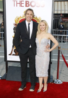 Kristen Bell ve Dax Shepard, 28 Mart 2016 'da ABD' nin Westwood kentindeki Regency Village Theatre 'da düzenlenen' The Boss 'filminin Los Angeles galasında.