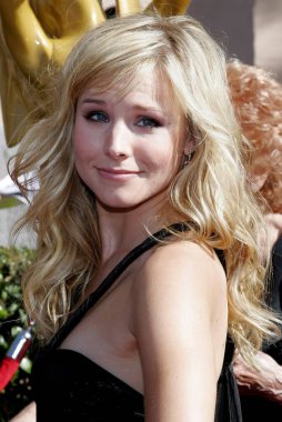 Kristen Bell, 8 Eylül 2007 'de Los Angeles' taki Shrine Auditorium 'da düzenlenen 2007 Primetime Yaratıcı Sanatlar Emmy Ödülleri' nde.