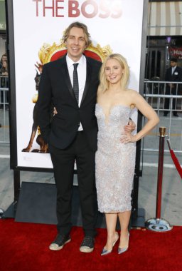 Kristen Bell ve Dax Shepard, 28 Mart 2016 'da ABD' nin Westwood kentindeki Regency Village Theatre 'da düzenlenen' The Boss 'filminin Los Angeles galasında.