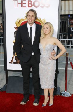 Kristen Bell ve Dax Shepard, 28 Mart 2016 'da ABD' nin Westwood kentindeki Regency Village Theatre 'da düzenlenen' The Boss 'filminin Los Angeles galasında.