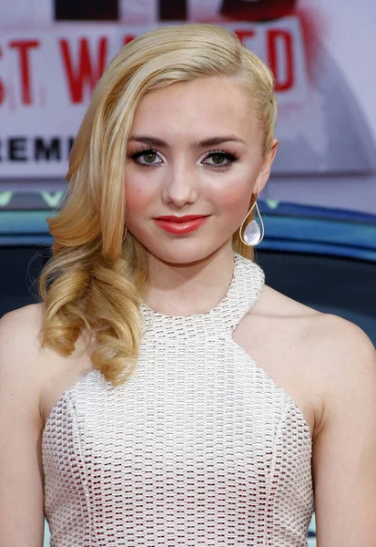 Peyton List Los Angeles Premiere Muppets Most Wanted Held Capitan — Stock Photo, Image