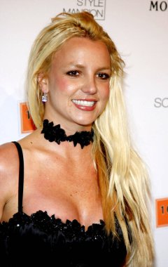 Britney Spears, İskandinav Style Mansion Party 'de 1 Aralık 2007' de Bel Air, Kaliforniya 'daki Özel Konutta gerçekleştirildi.. 