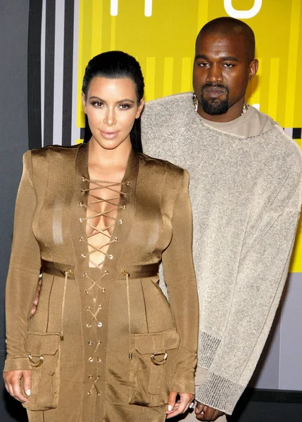 Kim Kardashian Kanye West Ved Mtv Video Music Awards 2015 - Stock-foto
