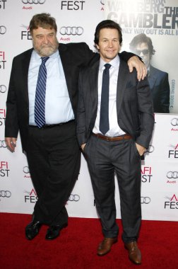 John Goodman ve Mark Wahlberg, 11 Kasım 2014 tarihinde ABD 'nin Los Angeles kentindeki Dolby Tiyatrosu' nda düzenlenen AFI FEST 2014 Gala Prömiyeri 'nde.