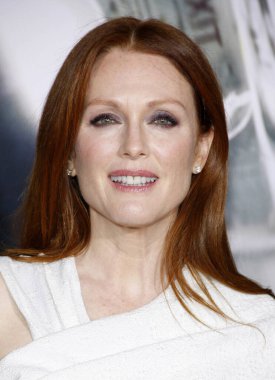 Julianne Moore, 24 Şubat 2014 'te ABD' nin Los Angeles kentindeki Regency Village Theatre 'da düzenlenen 