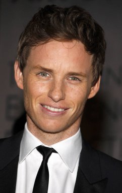 Eddie Redmayne, ABD 'nin Beverly Hills kentindeki Beverly Hilton Oteli' nde 31 Ocak 2015 'te düzenlenen 19. Yıllık Sanat Yönetmenleri Birliği Prodüksiyon Tasarım Ödülleri' nde.
