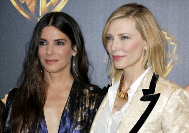 Sandra Bullock ve Cate Blanchett 2018, Las Vegas, ABD Caesars Palace 'Büyük resim' sunu üzerinde 24 Nisan 2018 Cinemacon - Warner Bros. resimler.