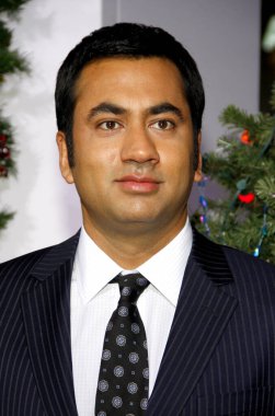 Kal Penn, 'A Very Harold & Kumar 3D Christmas' ın Los Angeles galasında 2 Kasım 2011 'de Hollywood, ABD' deki Grauman 's Chinese Theater' da düzenlendi..