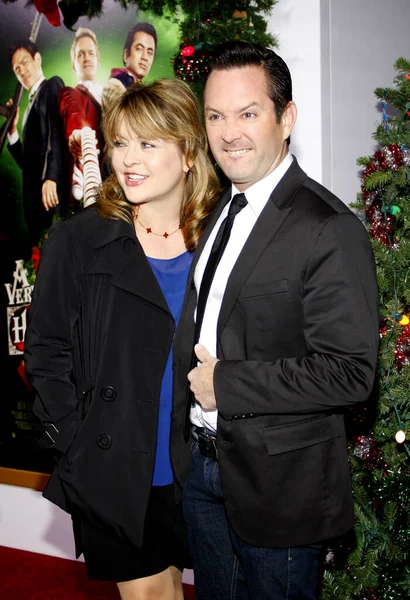 2011年11月2日 アメリカ ハリウッドのグラマン チャイニーズ シアターで開催された Veryハロルド クマール3Dクリスマス のロサンゼルス初演でジェニー ロバートソンとトーマス レノン — ストック写真